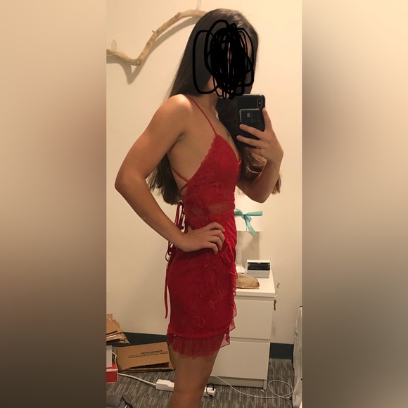 Red cocktail dress size xs, perfect condition worn twice - Picture 4 of 4